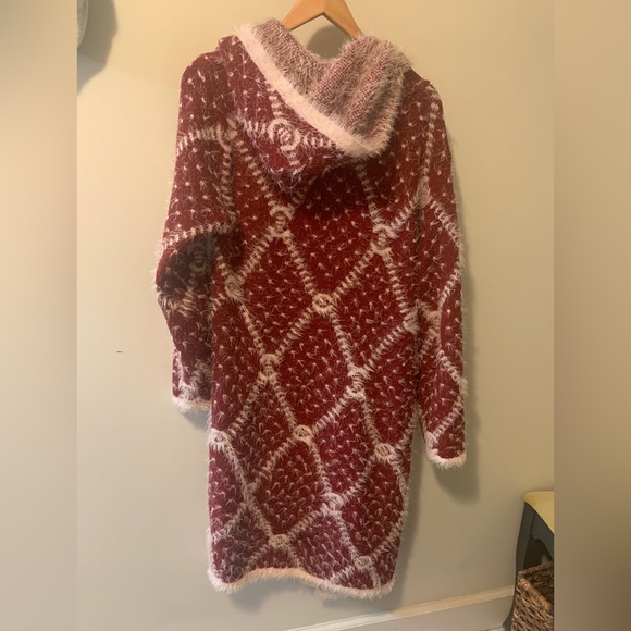 Zeva Long red/ white textured cardigan with hood S - Picture 2 of 4